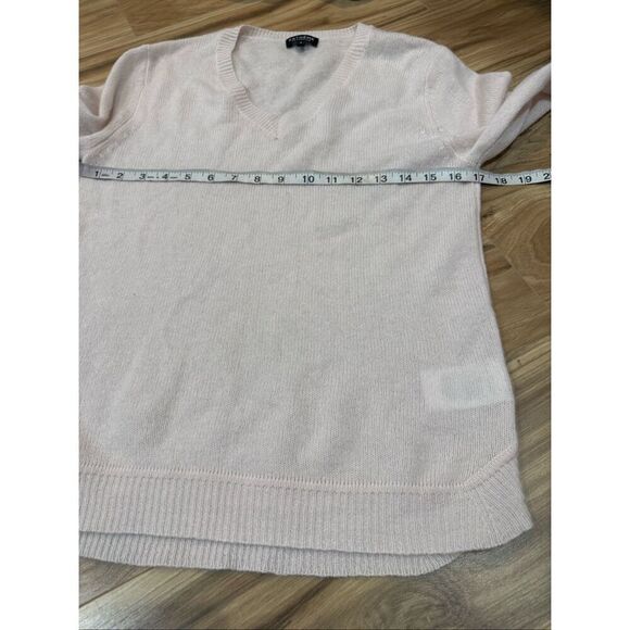 Estheme V-neck cashmere light pink sweater size Small - Picture 6 of 7